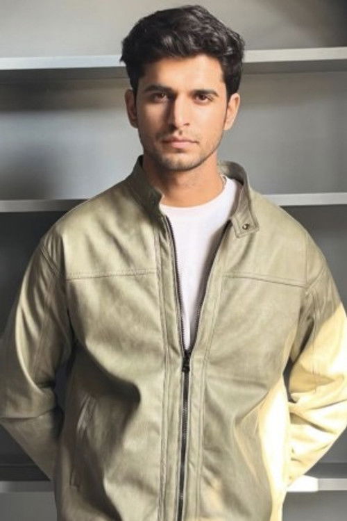 Ayush Sharma as Arjun Bedi
