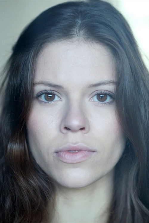 Clara Camblor as Anna