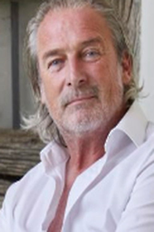 Stefan Hallmayer as Matthias Bogenschütz