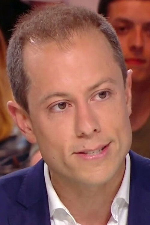 Guillaume Daret as TV reporter
