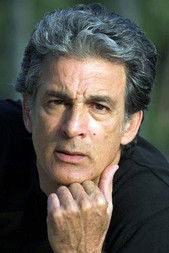 Nicolas Layani as Le client guitare