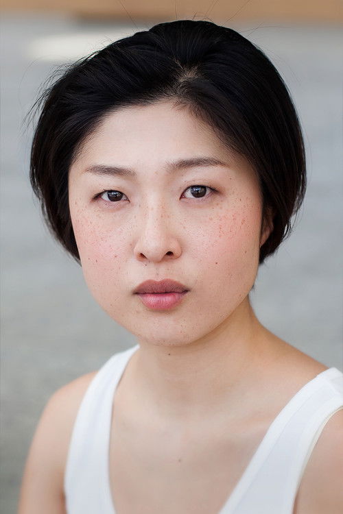 Seira Kojima as Female Detective