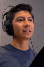 Emiliano Ugarte as Finado (voice)
