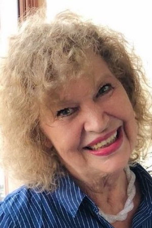 Urte Blankenstein as Puppendoktor Pille