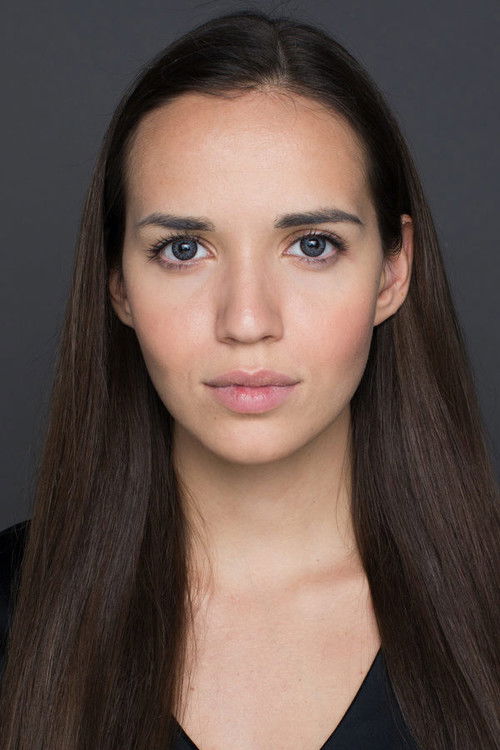 Yulia Dovganishina as Dana