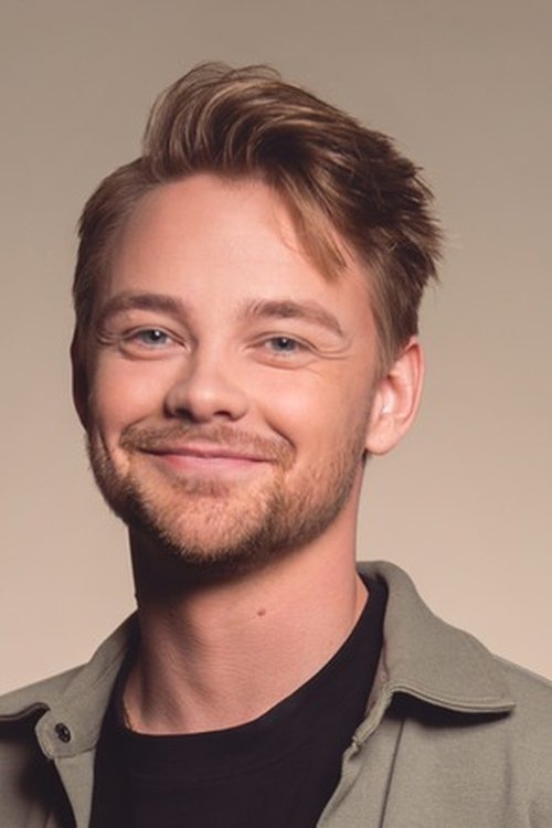 Hampus Hedström as Victor Hård