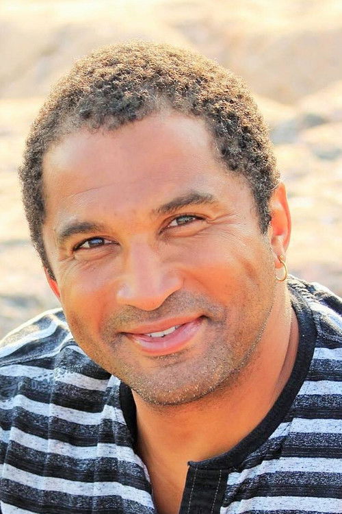 Frédéric Isaya as André