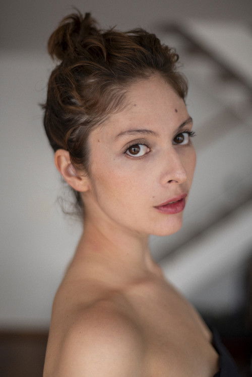 Diana Laura Di as Eva