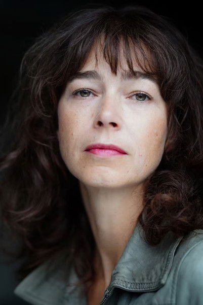 Adèle Jayle as Alice