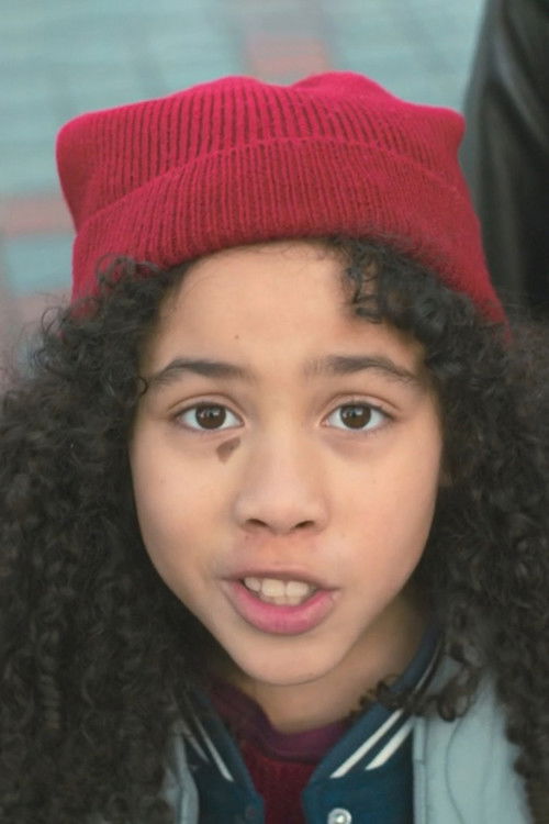 Evelin Salčáková as Mia