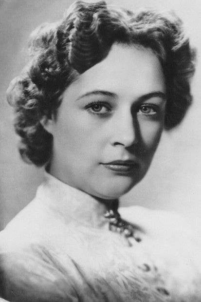 Marianna Strizhenova as Jacqueline's Mother