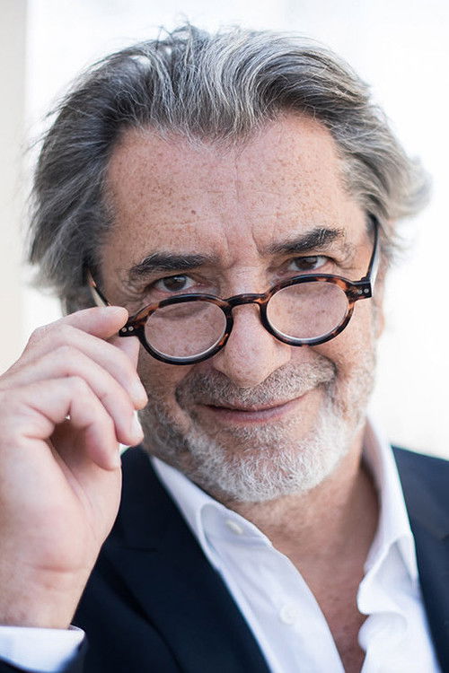 William Lowenstein as Self : Addictologist