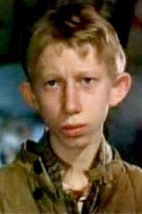 Igor Kurnev as Саша Галкин