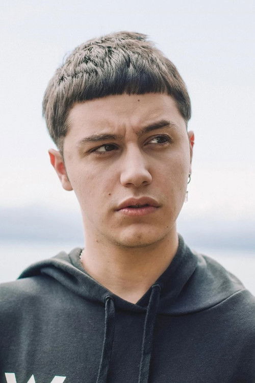 Thomás Lepera as Tomás