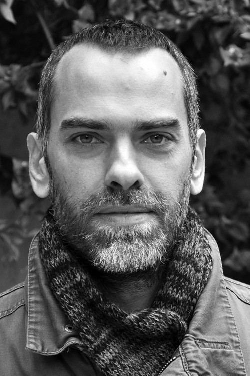 Κώστας Παπακωνσταντίνου as Kostas