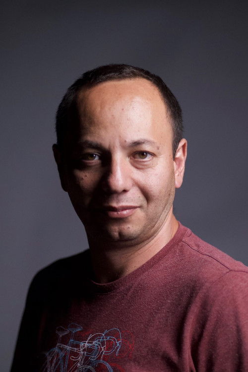 Roberto Fiesco as Ministerio Público