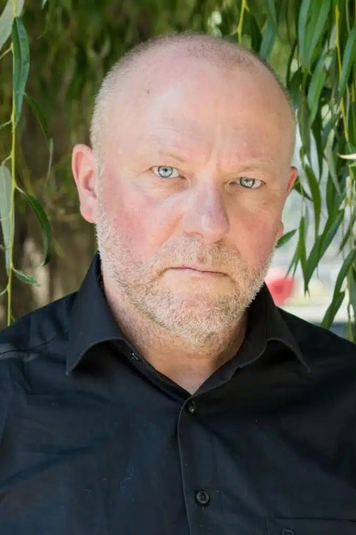 Thomas Bastkowski as Karsten