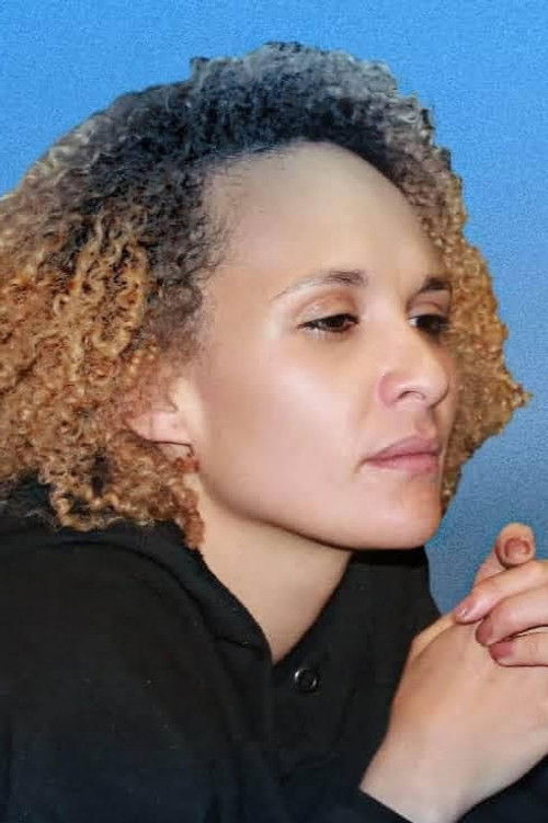 Senga Brockerhoff as Sara