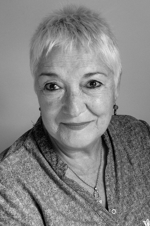 Àngela Jové as Mare Andrea i Lila (voice)