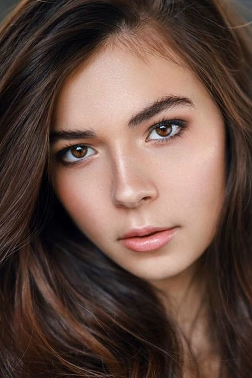 Aria Spinello as Lacey