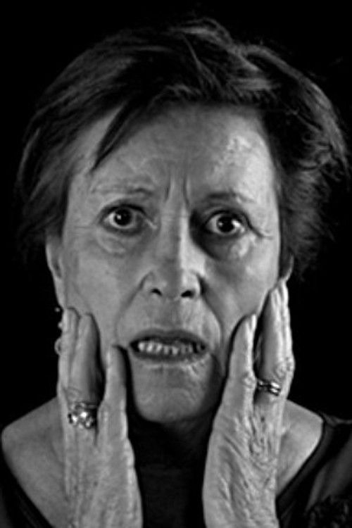 Pilar Rodríguez as Julia