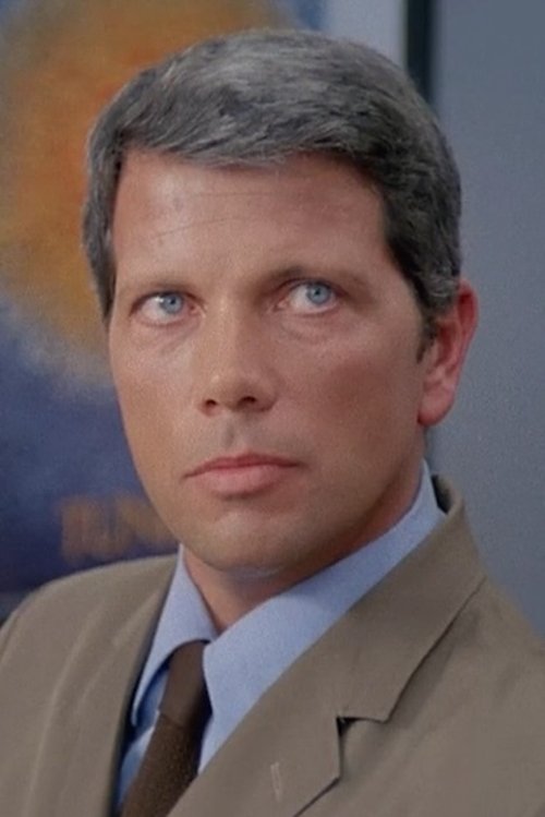 Pierre Zimmer as Herr Holtz