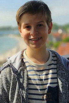 Mateusz Winek as Kazik