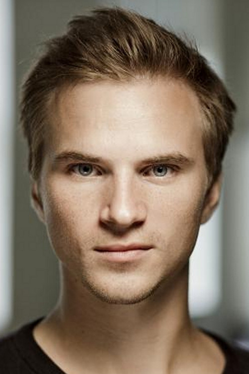 Ferdinand Falsen Hiis as Magne