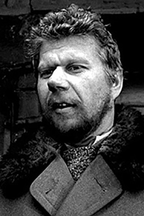 Jan Paweł Kruk as Zenon Kapuściak