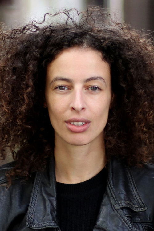 Khadija El Kharraz as Anna