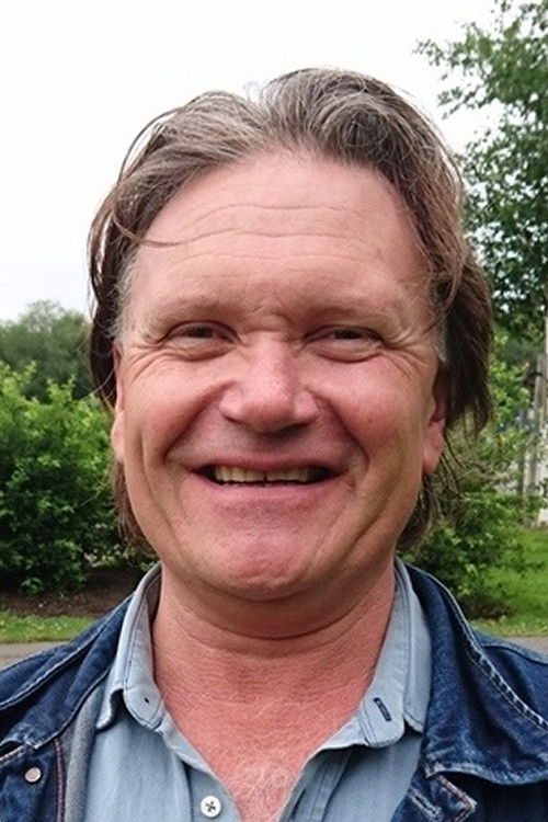 Espen Hana as Jon Sæther