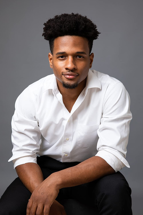 Juvan Elisma as Enzo