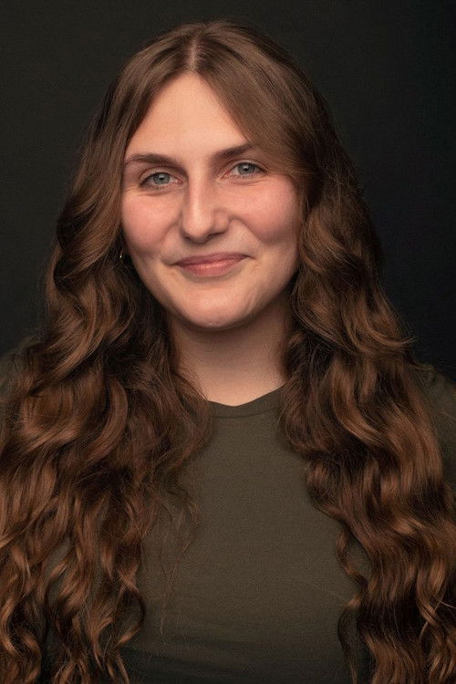 Kassie Dunaj as Lisa