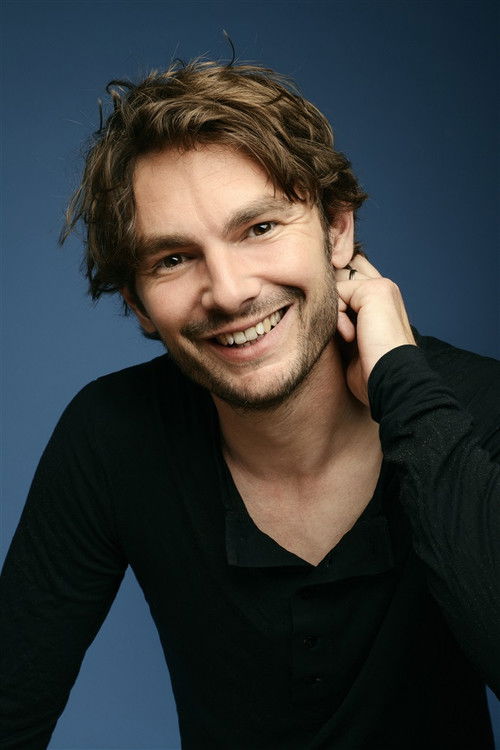 Igor Mendjisky as Laurent Duval