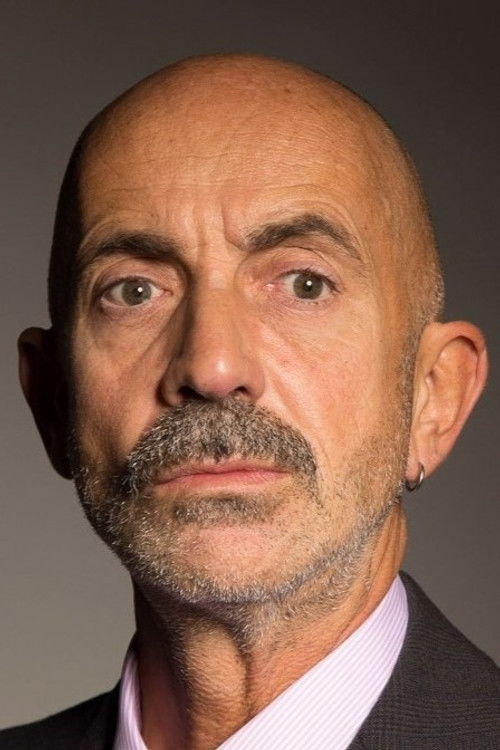 Fernando Pardo as Sicora