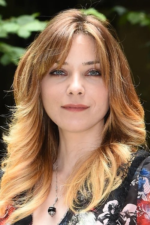 Antonietta Bello as Dafne