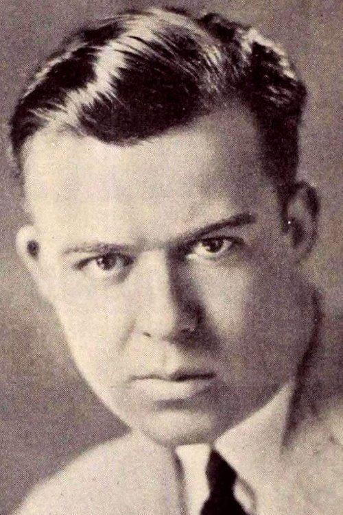 Jack Donovan as Lieutenant Grant