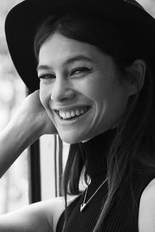 Zara Prassinot as Sandra / Nathalie