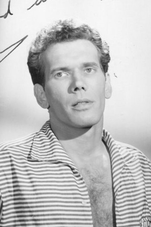 Neil McCallum as First Officer Hemmings