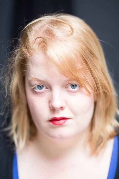 Mélodie Valemberg as Une Lavandiere