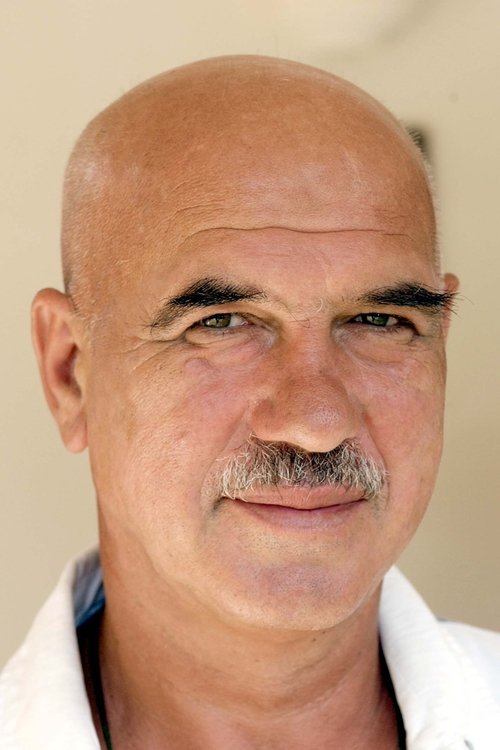 Otto Retzer as Gendarm Xandel