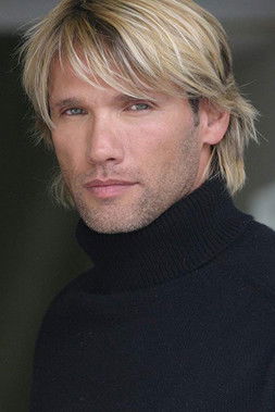 Darko Ostojić as Detective Erickson