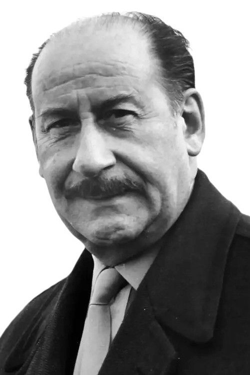 Pierre Dux as Emmerich