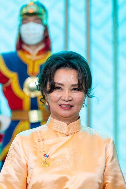 Narmandakh Batsukh as Khulan's maid