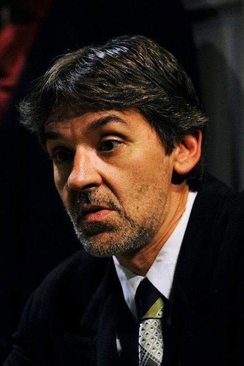 João Meireles as Ele