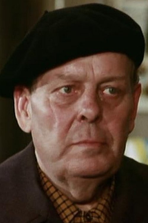 Gunnar Lemvigh as Viggo Bræstrup, Ullabellas morbror