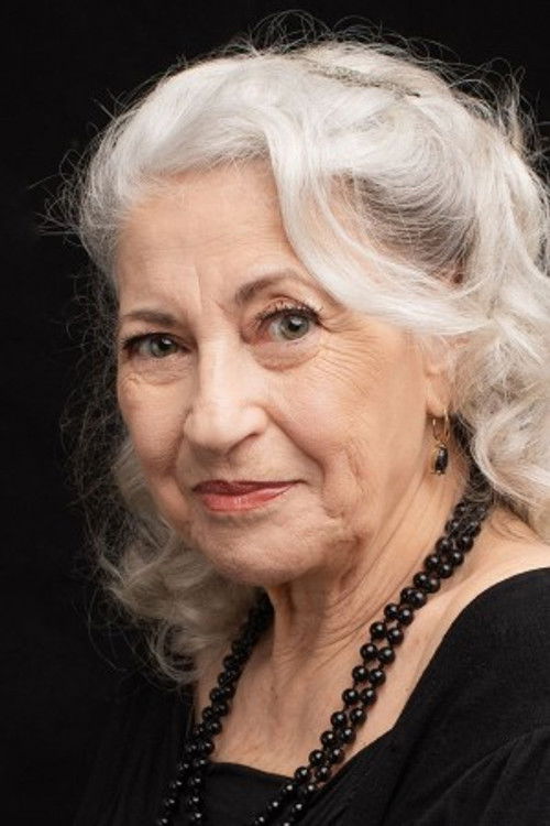 Rafaela Puopolo as Adélia