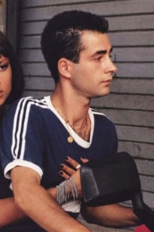 Emiliano Cipoletti as Amico