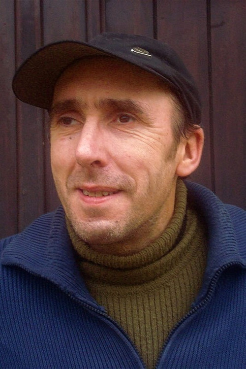 Manu Layotte as Gaston Lumière