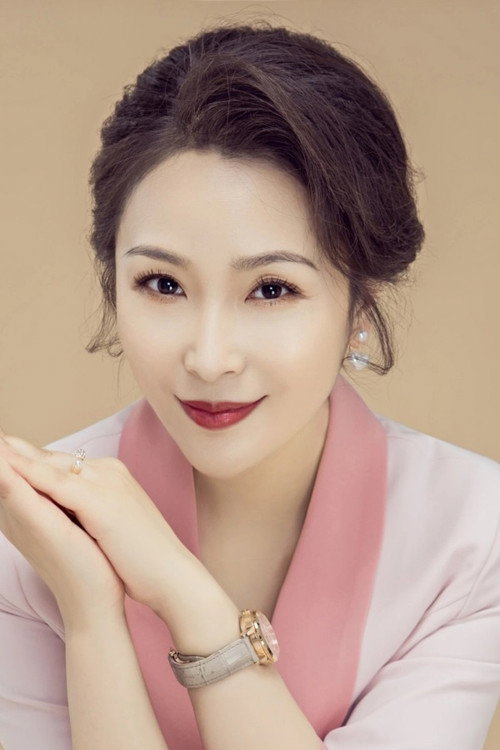 Li Xin Xin as Sister Hua